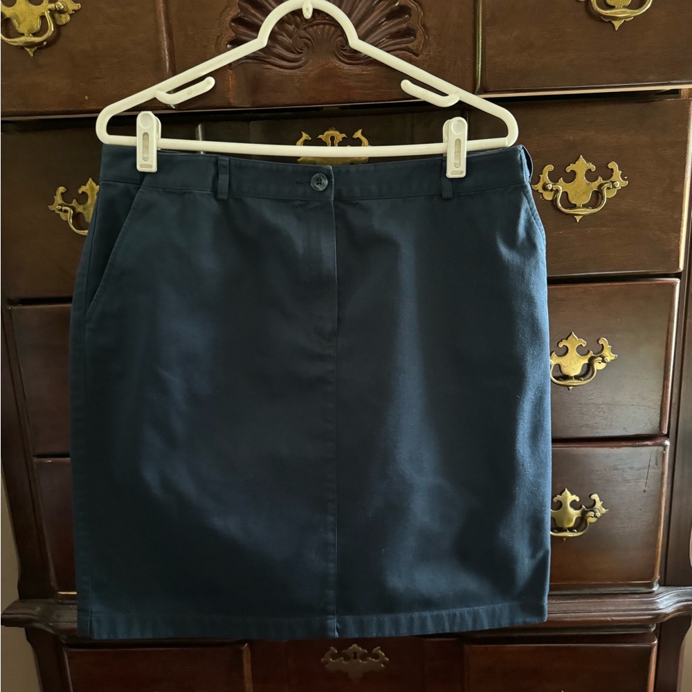 L.L.Bean - woman’s skirt, navy, 100% cotton, size 14P